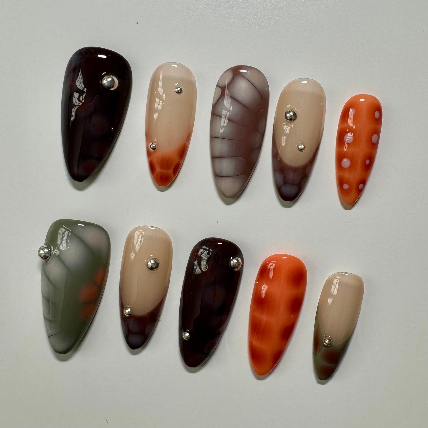 Press on Nails Amber Secret 10pcs